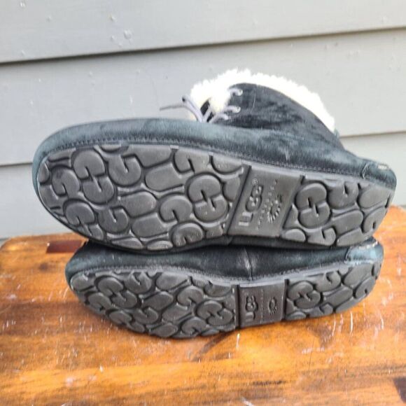 UGG Chickaree Black Suede With Shearling Lace Up Boot size 8 - Picture 6 of 11